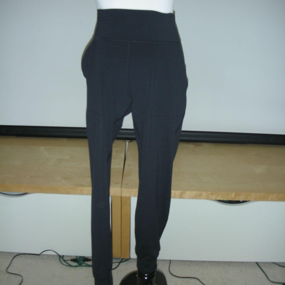 Lululemon Black High Rise Jogger Leggings Size 6 Yoga Athletic Pants